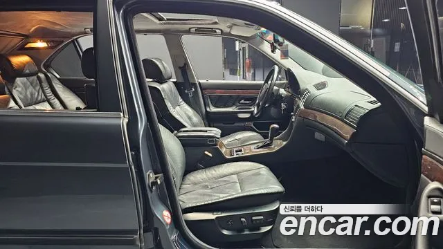BMW 7-Series 2001 thumb 11