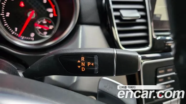 Mercedes-Benz GLE 2017 thumb 9