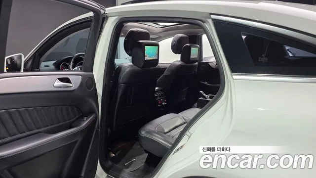 Mercedes-Benz GLE 2017 thumb 11