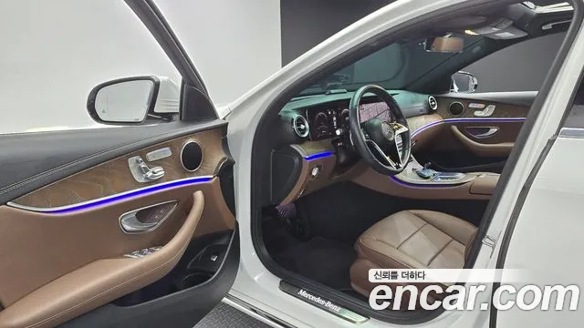 Mercedes-Benz E-Класс 2021 thumb 10