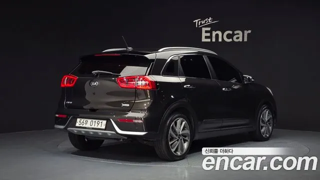 Kia Niro 2016 thumb 2
