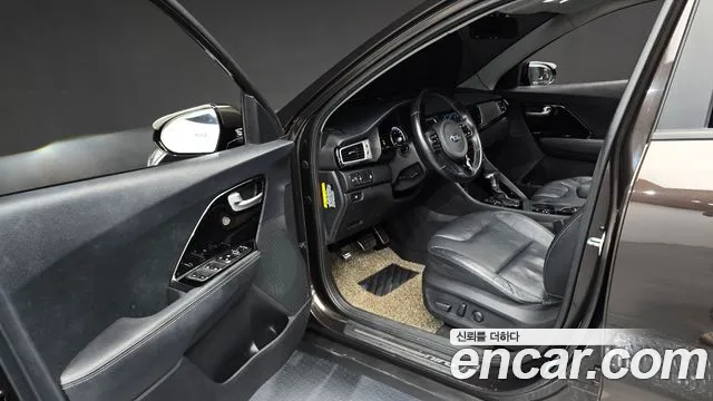 Kia Niro 2016 thumb 10