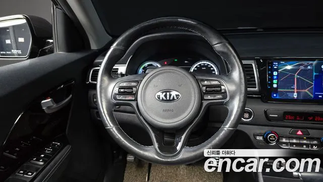Kia Niro 2016 thumb 12