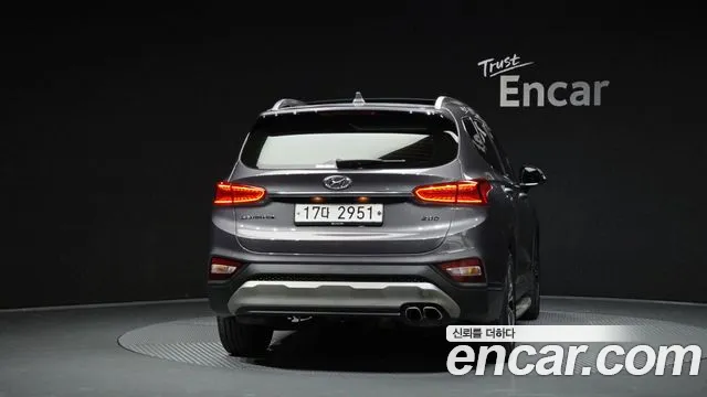 Hyundai Santa Fe 2018 thumb 3