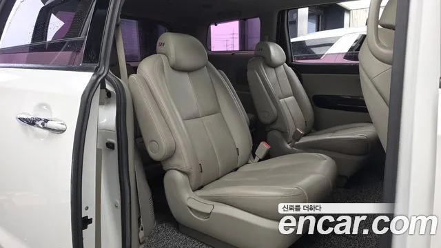 Kia Carnival 2018 thumb 12