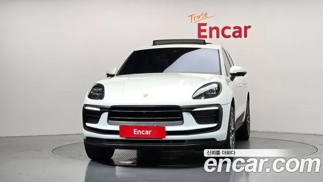 Porsche Macan 2016 thumb 3