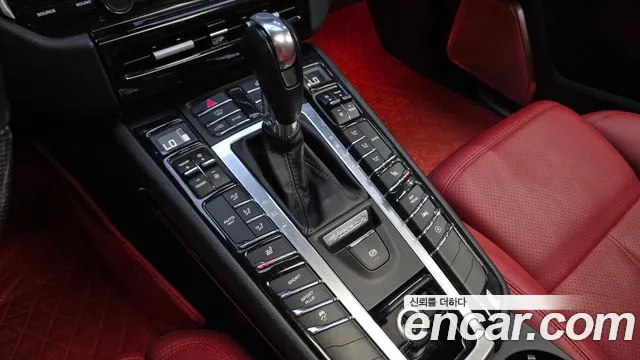 Porsche Macan 2016 thumb 9