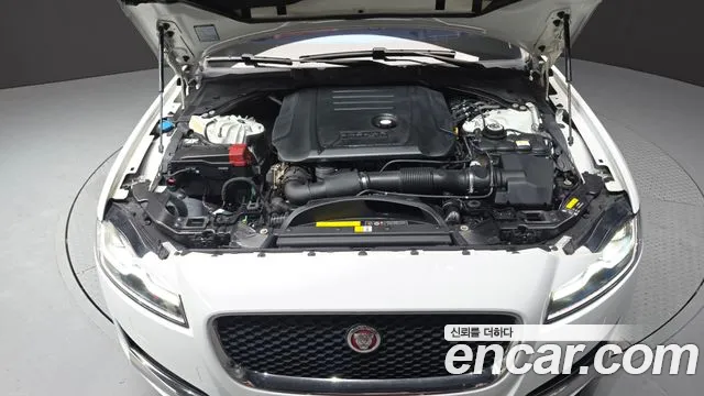 Jaguar XF 2019 thumb 6