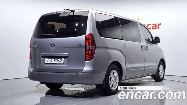 Hyundai Starex 2015 thumb 2