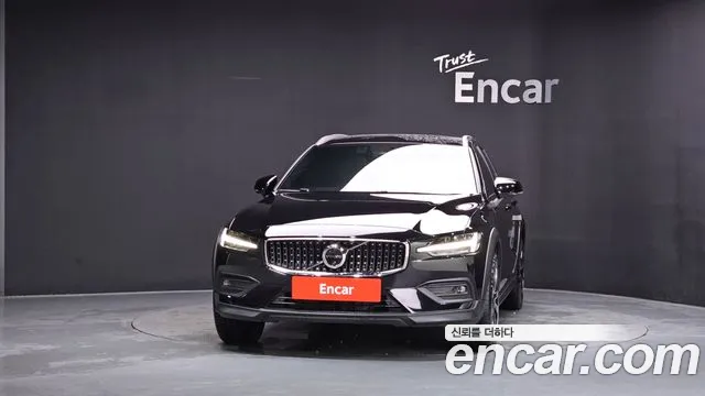 Volvo V60 2025 thumb 2