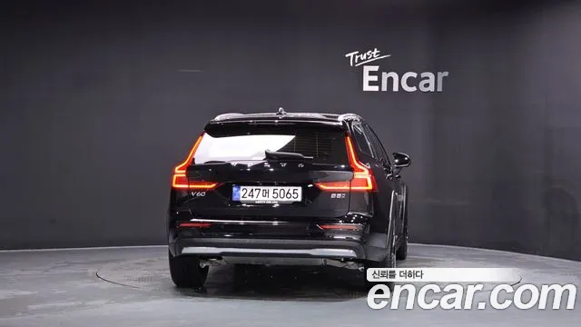 Volvo V60 2025 thumb 3
