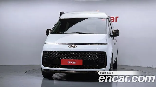 Hyundai Staria 2023 thumb 3