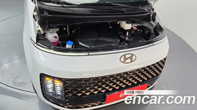 Hyundai Staria 2023 thumb 6