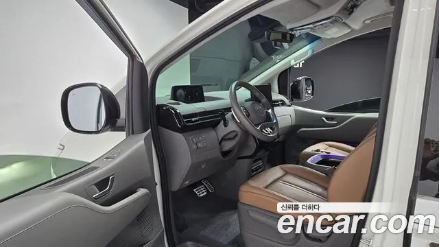 Hyundai Staria 2023 thumb 10