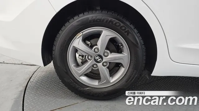 Hyundai Avante 2017 thumb 5