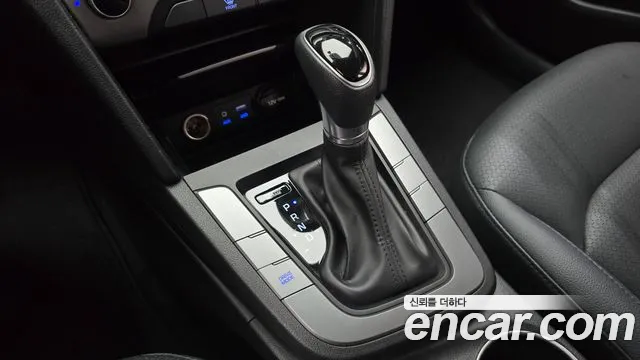 Hyundai Avante 2017 thumb 9