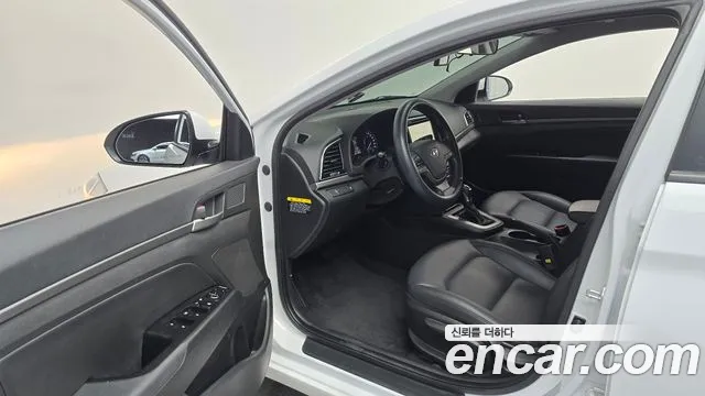 Hyundai Avante 2017 thumb 10