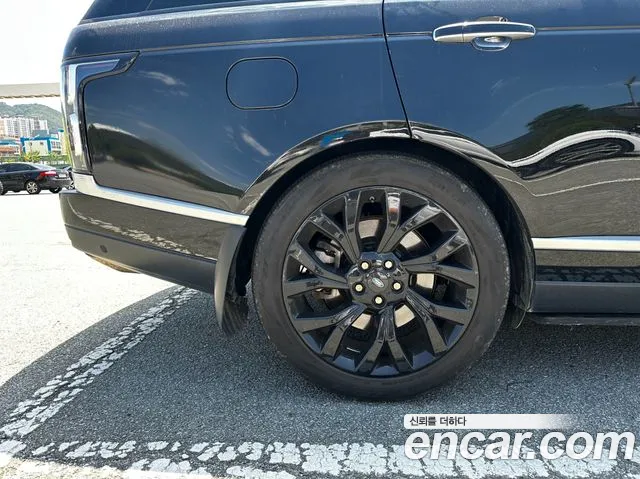 Land Rover Range Rover 2018 thumb 6