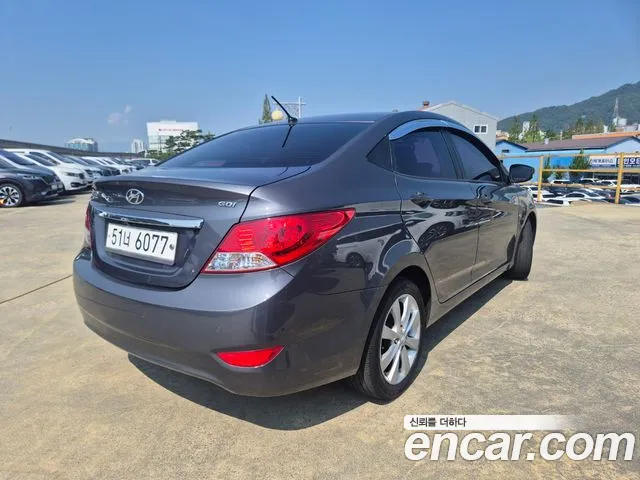 Hyundai Accent 2013 thumb 4