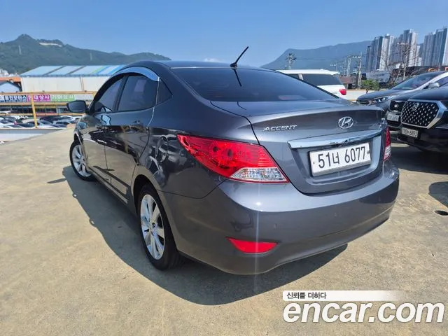 Hyundai Accent 2013 thumb 6