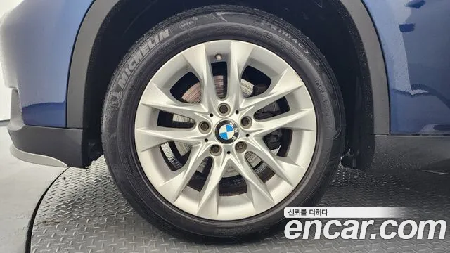 BMW X1 2015 thumb 5