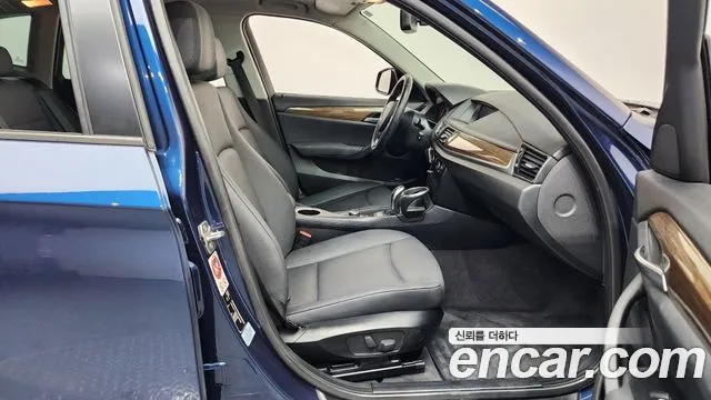 BMW X1 2015 thumb 11