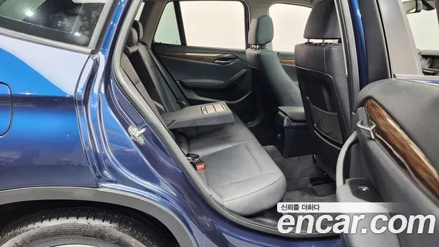 BMW X1 2015 thumb 12