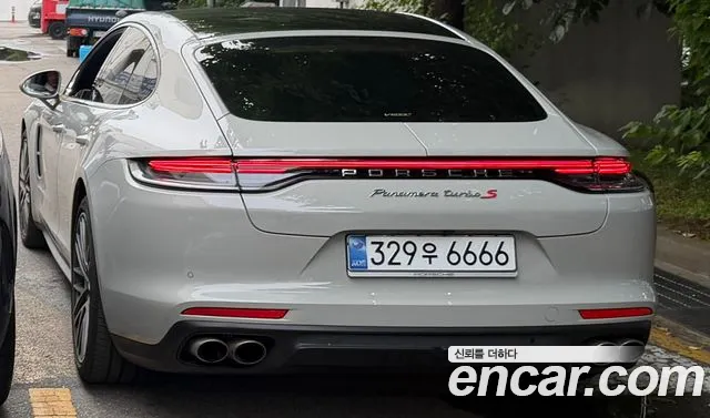 Porsche Panamera 2023 thumb 2