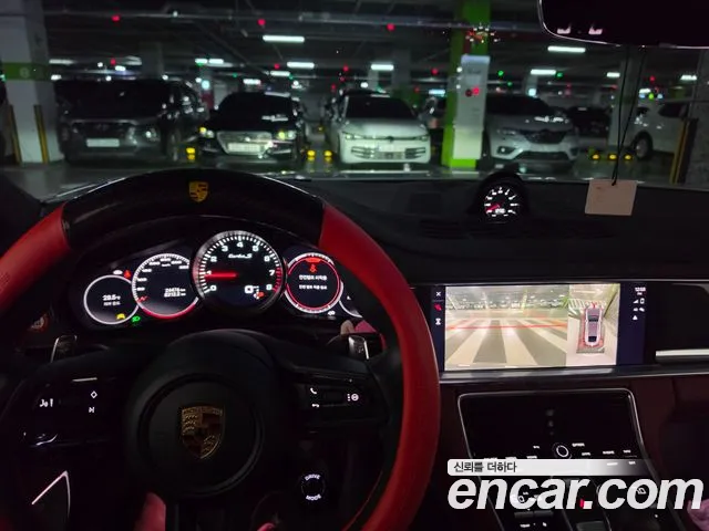 Porsche Panamera 2023 thumb 3