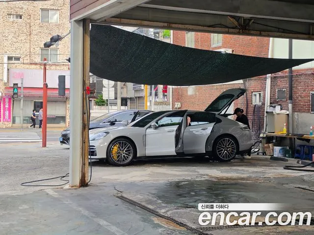 Porsche Panamera 2023 thumb 5