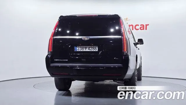 Cadillac Escalade 2018 thumb 4