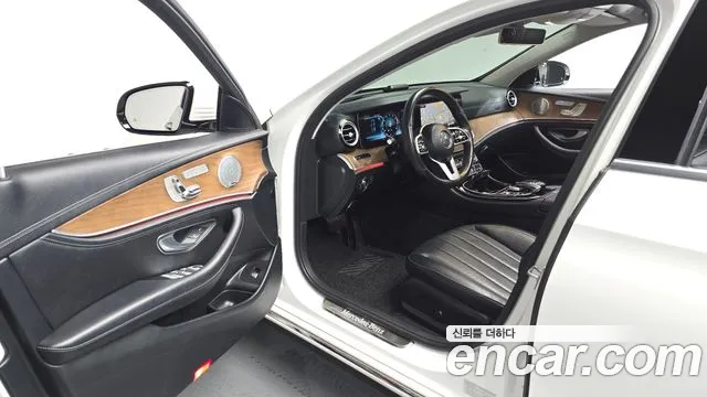 Mercedes-Benz E-Класс 2018 thumb 9
