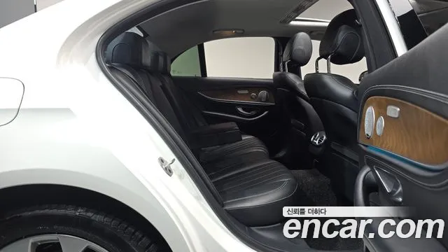 Mercedes-Benz E-Класс 2018 thumb 11