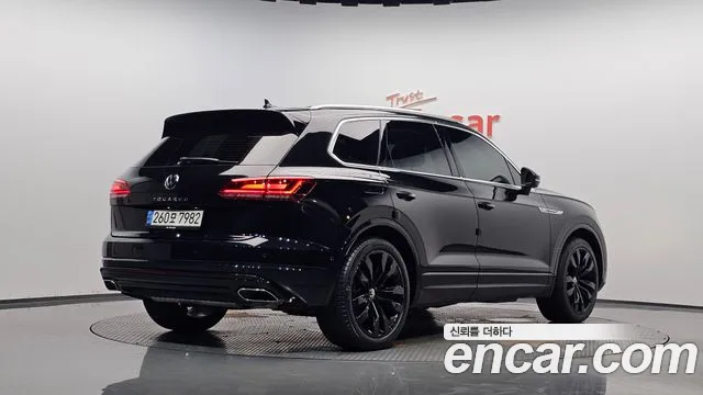 Volkswagen Touareg 2021 thumb 2