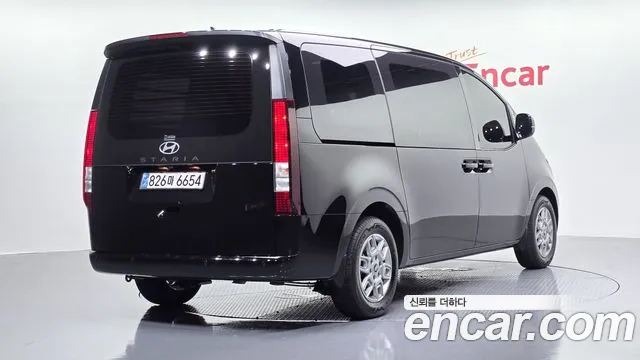 Hyundai Staria 2026 thumb 2