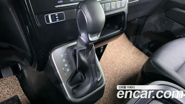 Hyundai Staria 2026 thumb 9