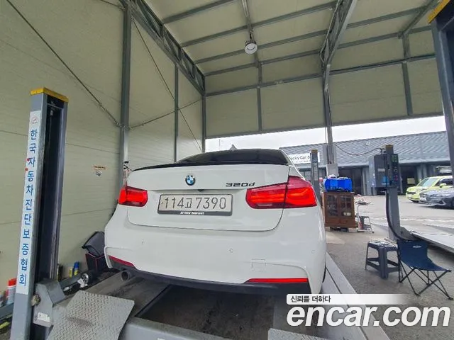 BMW 3-Series 2015 thumb 2