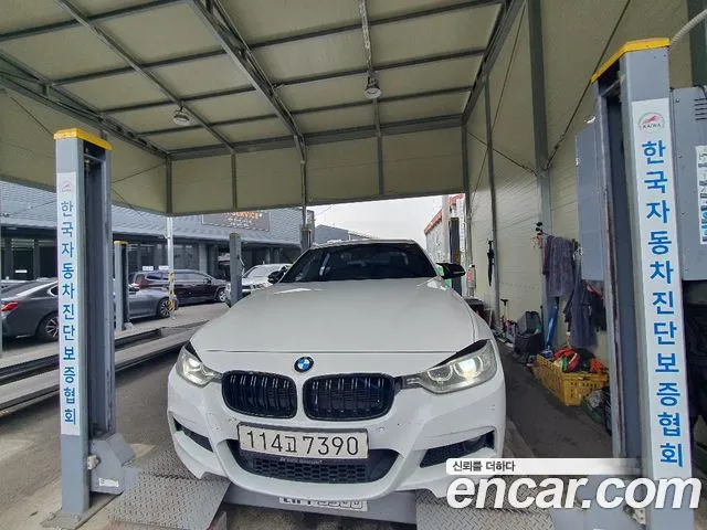 BMW 3-Series 2015 thumb 8