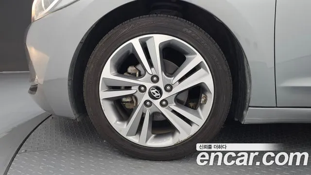 Hyundai Avante 2016 thumb 5