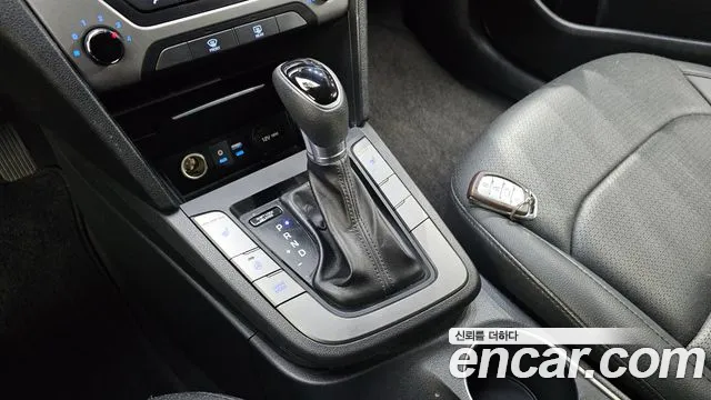 Hyundai Avante 2016 thumb 9
