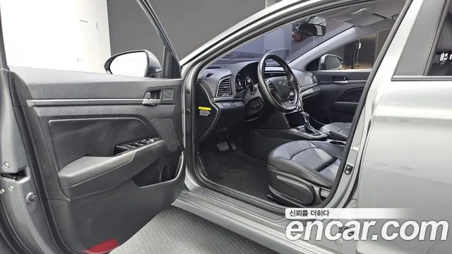 Hyundai Avante 2016 thumb 10
