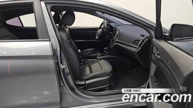 Hyundai Avante 2016 thumb 11
