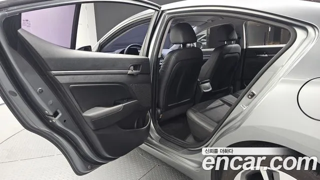 Hyundai Avante 2016 thumb 12
