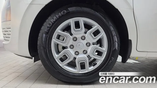 Hyundai Staria 2022 thumb 4