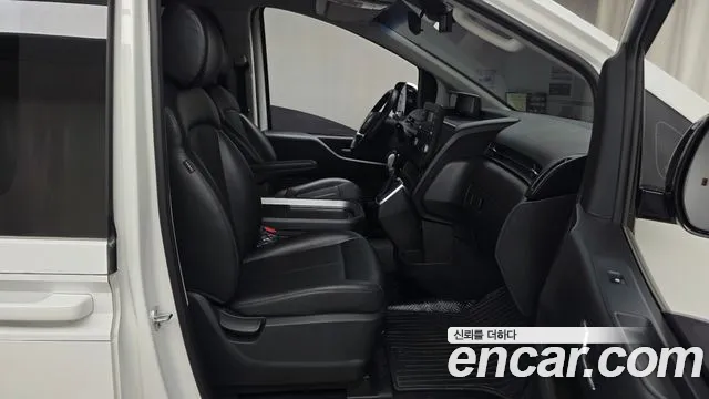 Hyundai Staria 2022 thumb 10
