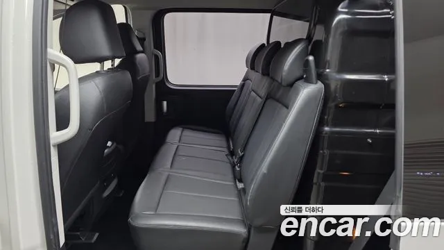 Hyundai Staria 2022 thumb 11