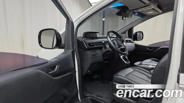 Hyundai Staria 2022 thumb 9