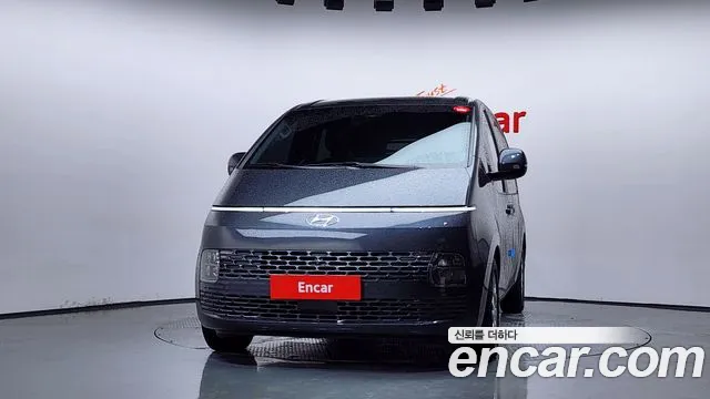 Hyundai Staria 2023 thumb 3