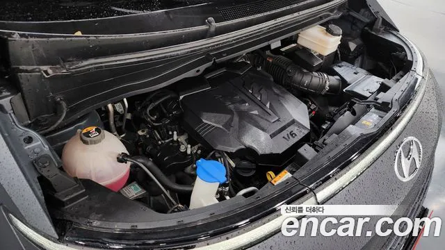 Hyundai Staria 2023 thumb 6