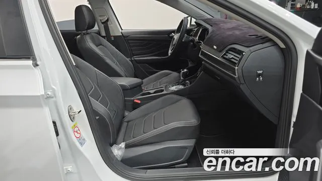 Volkswagen Jetta 2024 thumb 11